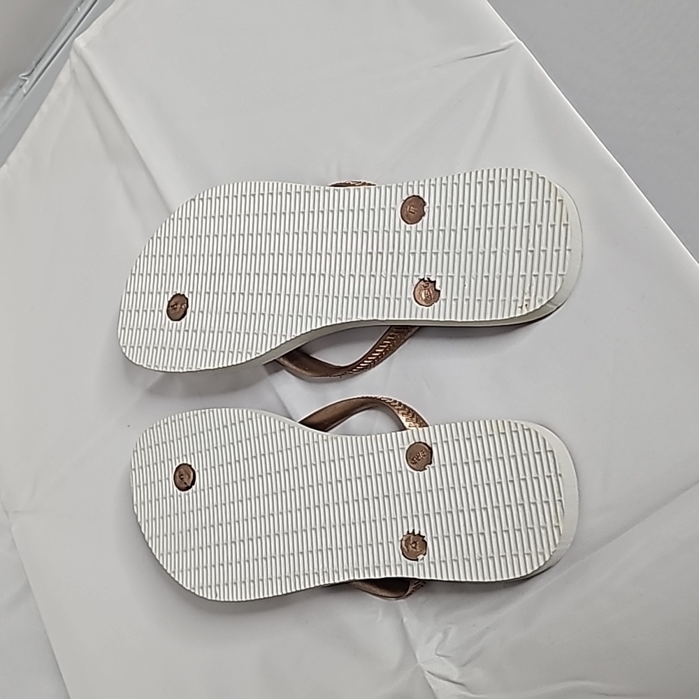 NWOT Havaianas Flip Flops - Picture 4 of 4